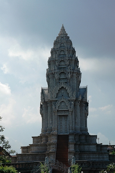 093_Cambodia_Phnom_Penh_Wat_Ounalom.JPG