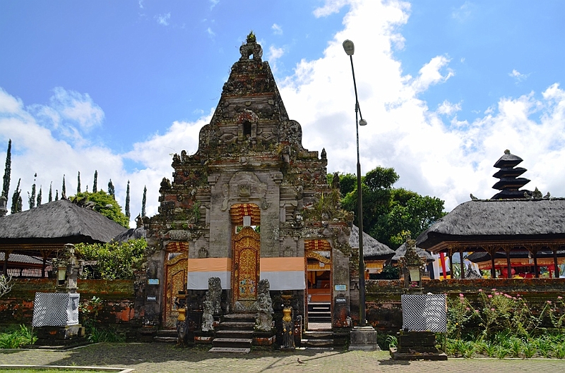 093_Bali_Pura_Ulun_Danu_Bratan.JPG