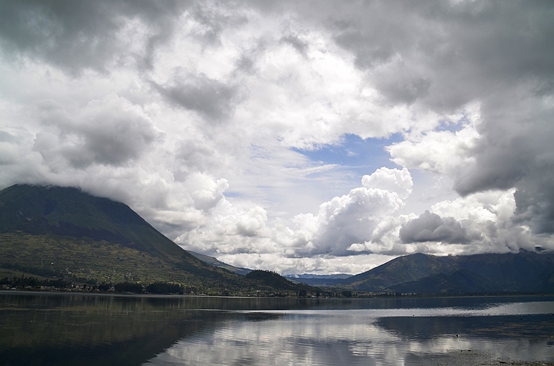 151_Ecuador_Laguna_de_San_Pablo.JPG