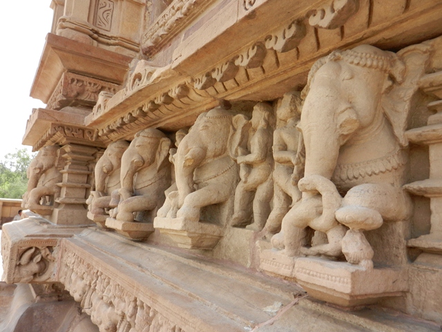 425_India_Khajuraho_Western_Temples.JPG - 