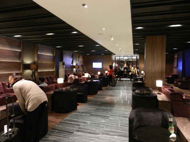 605_India_New_Delhi_Airportlounge.JPG - 