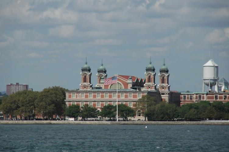 196_NewYork_States_Island_Ferry_EllisIsland.JPG