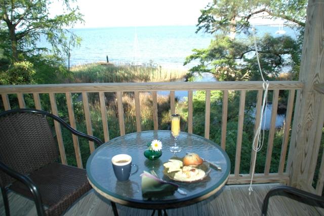 78_Outer_Banks_Cypress_Moon_Inn_Bed_and_Breakfast_Fruehstueck.JPG