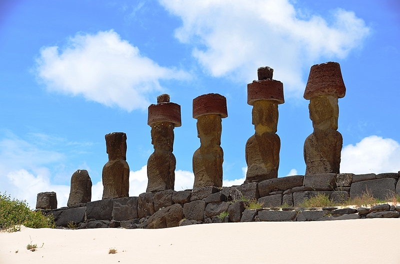 042_Chile_Easter_Island_Anakena.JPG